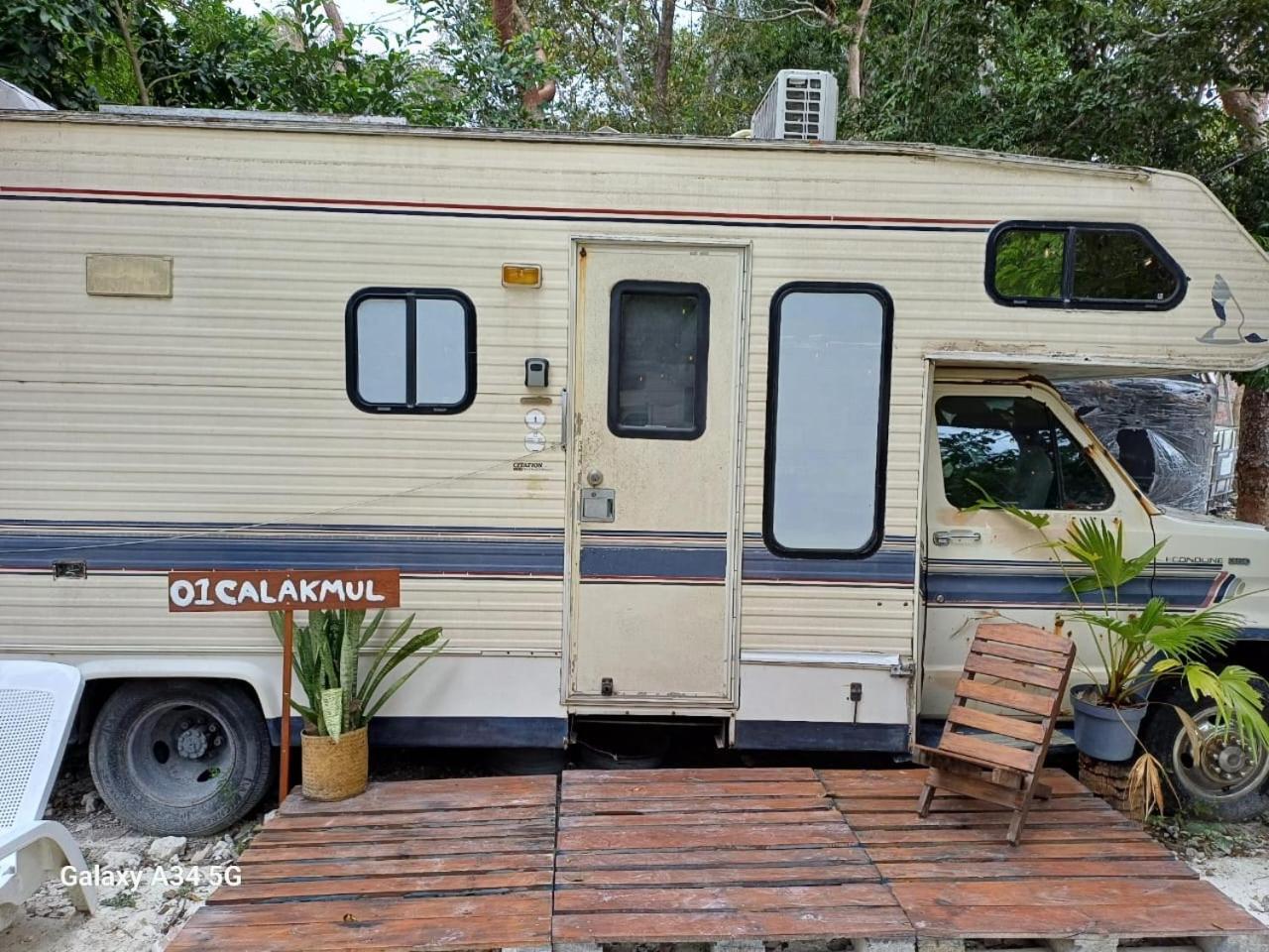 Momotoh Camper Hotel Xpujil Exterior photo