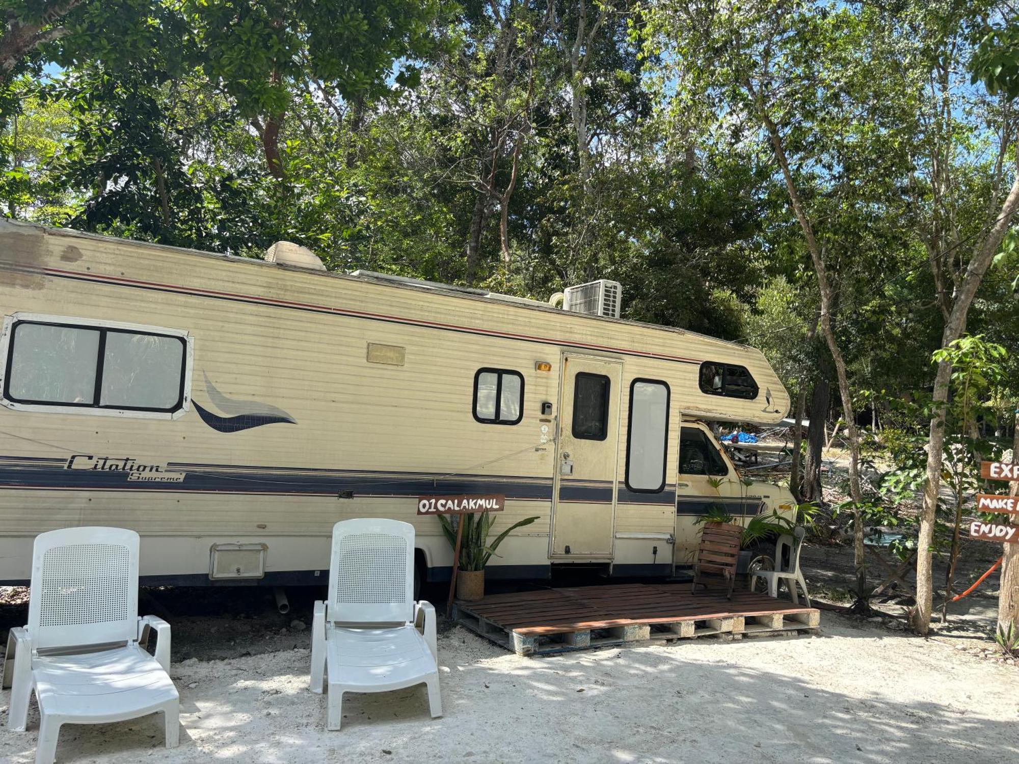 Momotoh Camper Hotel Xpujil Exterior photo